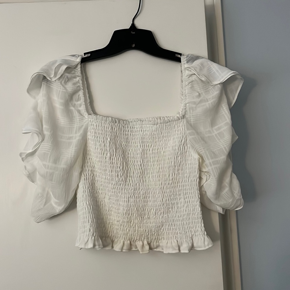 White Blouse Top, DO + BE brand. Size Large